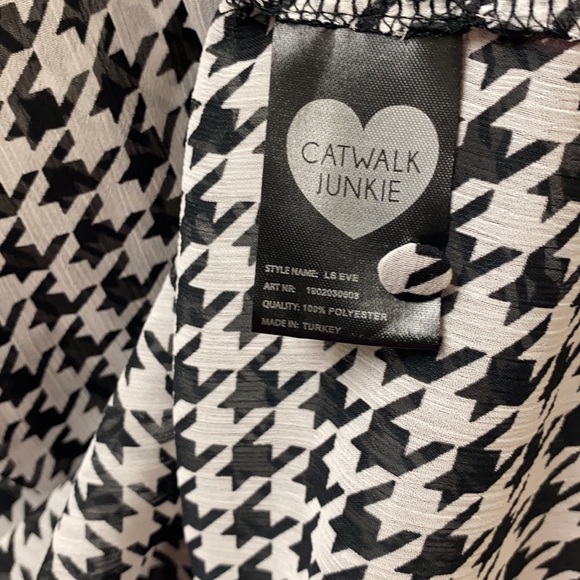 🔥🔥🔥NWT Catwalk Junkie Ruffle Long Sleeve Blouse - Picture 8 of 8